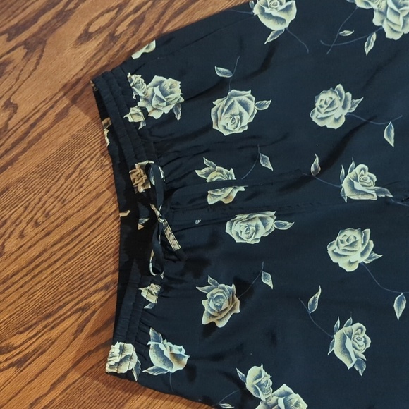 Field Manor 100% Silk Black Cabbage Rose Pull On Loungewear Pants Sz S - Picture 3 of 6